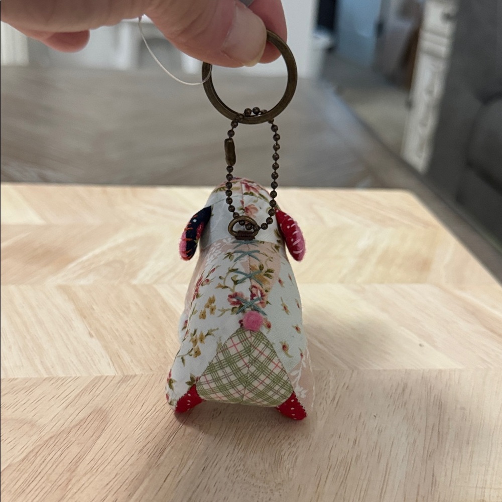 Handmade Floral Sheep Patchworks Keychain - Picture 4 of 5